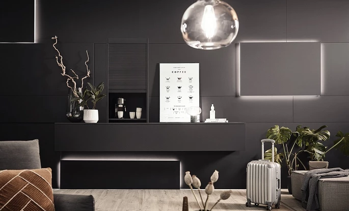 Elegancki salon w ciemnych barwach
